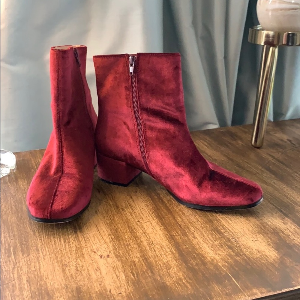 Chinese Laundry Velvet Boots
